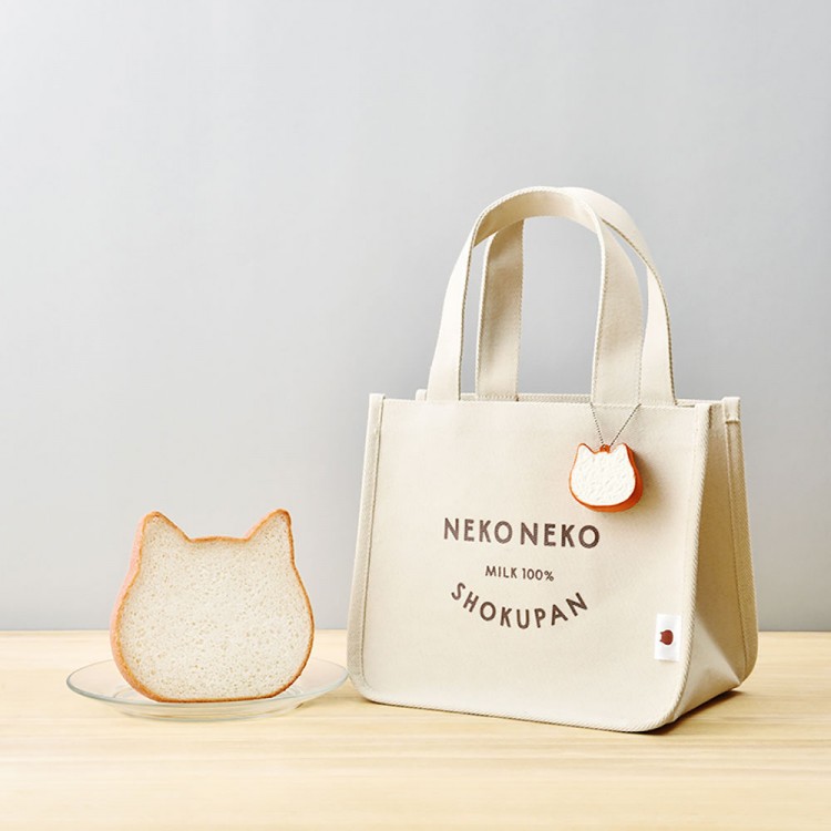 ねこねこ食パン LUNCH TOTE BAG & SQUEEZE BOOK special package
