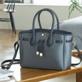 オールシーズン使える！ 大人のための超軽量2wayバッグBOOK by 地曳いく子