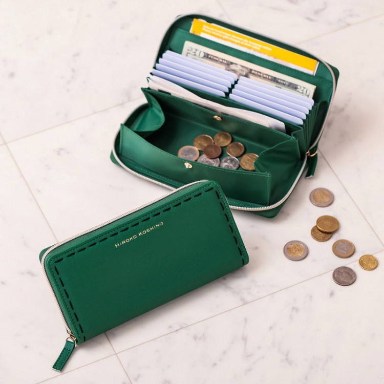 HIROKO KOSHINO たっぷり入って整理上手な長財布BOOK