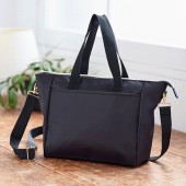 oucas 街の声を聞いて作った 手ぶらみたいな軽量2WAYバッグBOOK