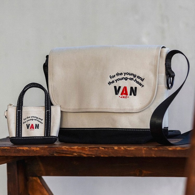 VAN 2024 IVYメッセンジャーバッグ＋トート型ミニポーチSET BOOK