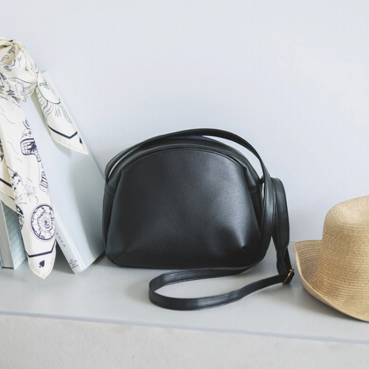 THE SCAPE OF GREEN ポーチいらずの3層ショルダーバッグBOOK