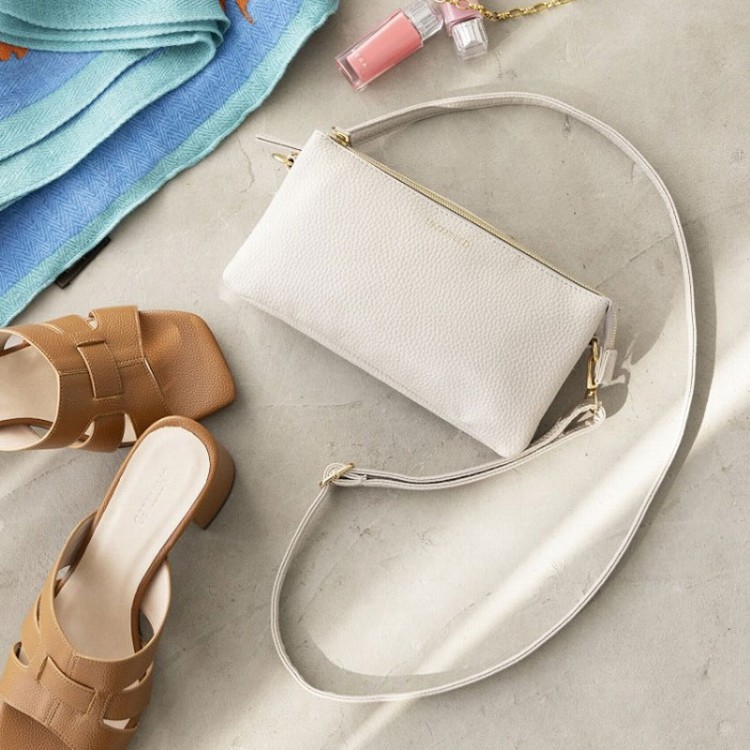 UNTITLED 3層スマホショルダーBOOK TAUPE