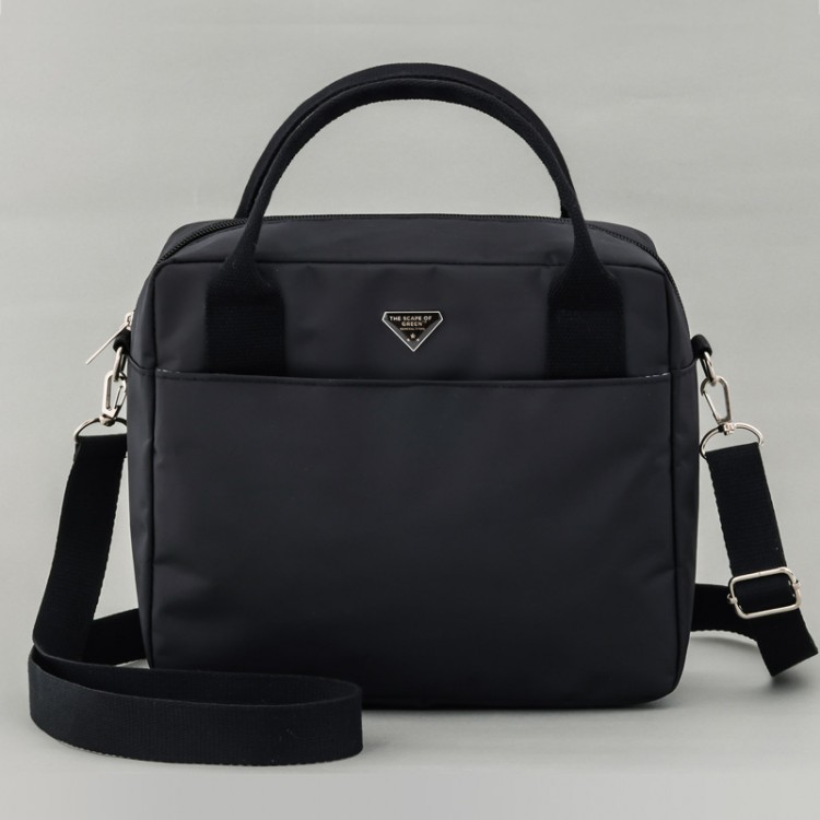 THE SCAPE OF GREEN 仕分け上手な3層撥水ショルダーバッグ